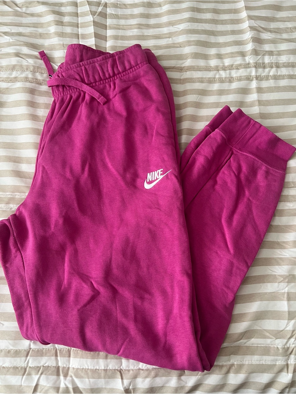 Nike women’s sweatpants size M